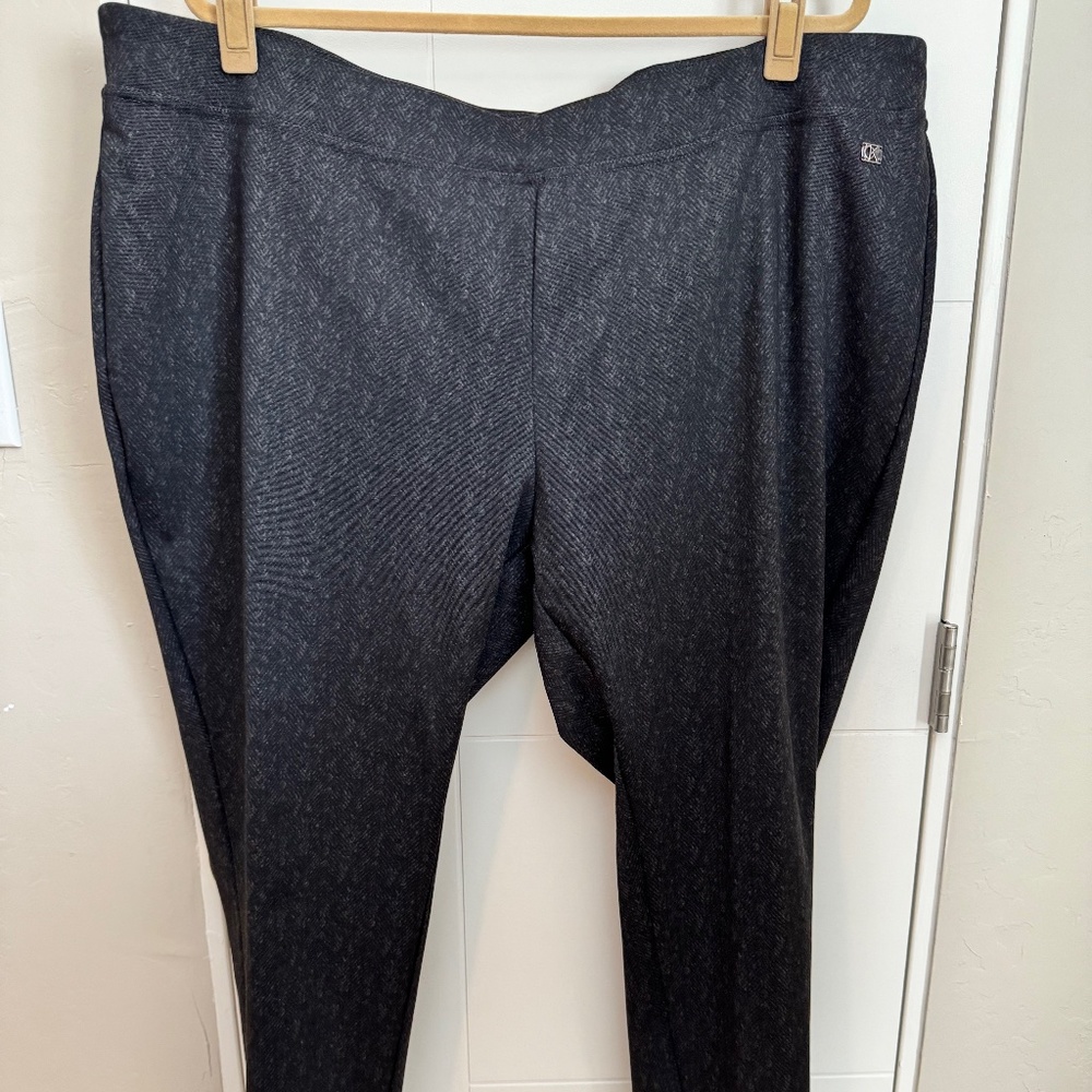 CALVIN KLEIN PLUS SIZE Black/Patterned Leggings - Size 3X